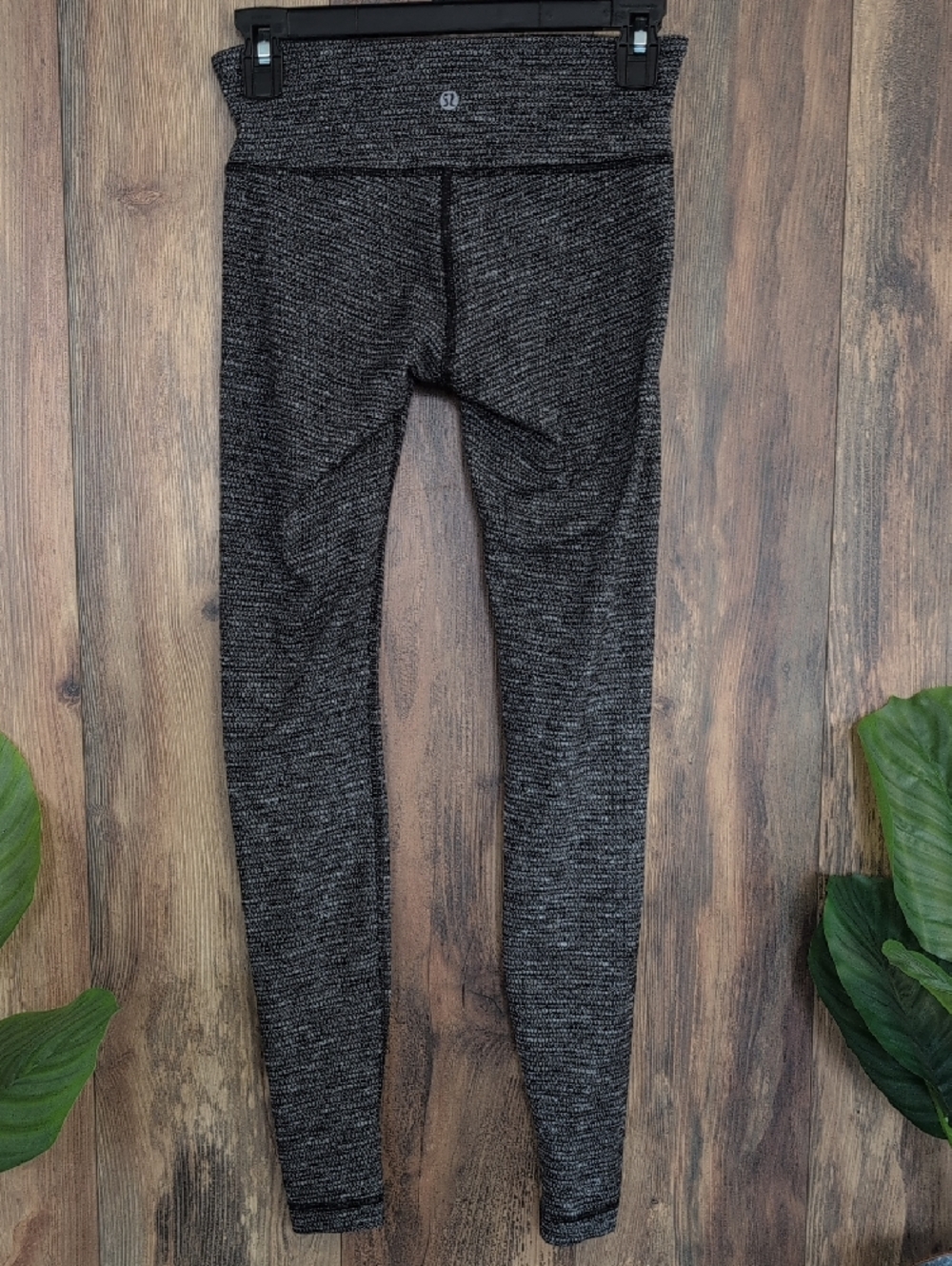 lululemon athletica Black Heather Active Leggings 6         R296